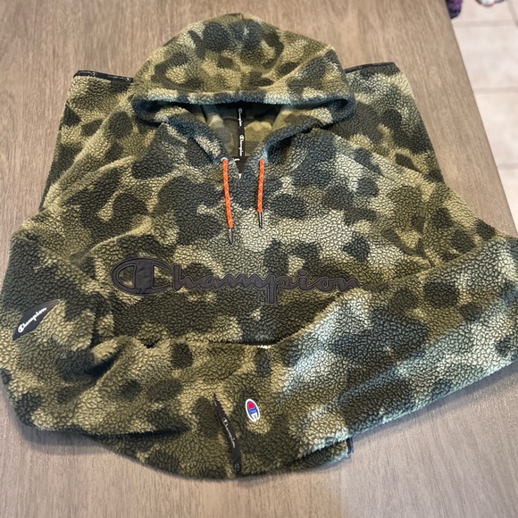Champion Heritage Sherpa camo hoodie - Picture 3 of 6
